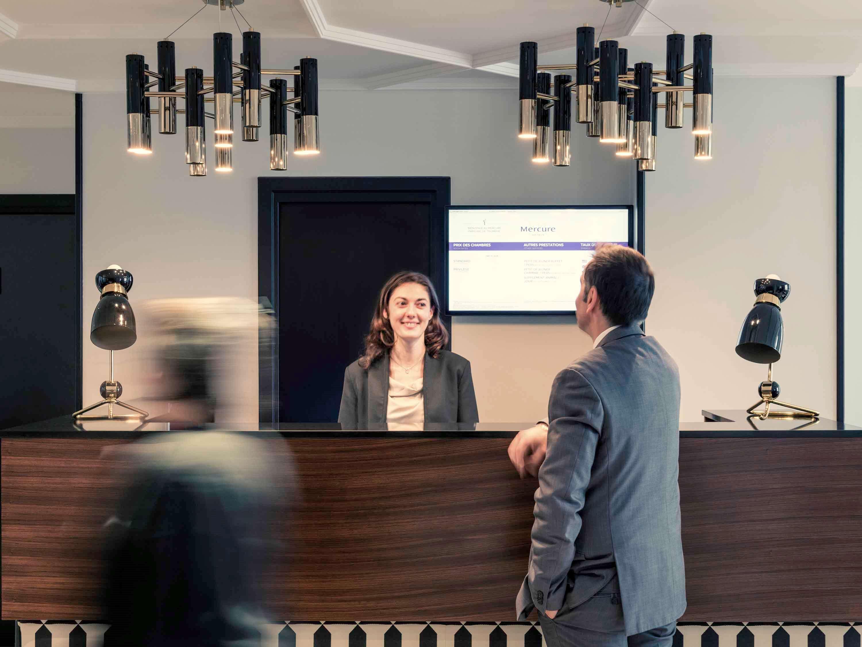 Mercure Paris Arc De Triomphe Wagram Exterior photo