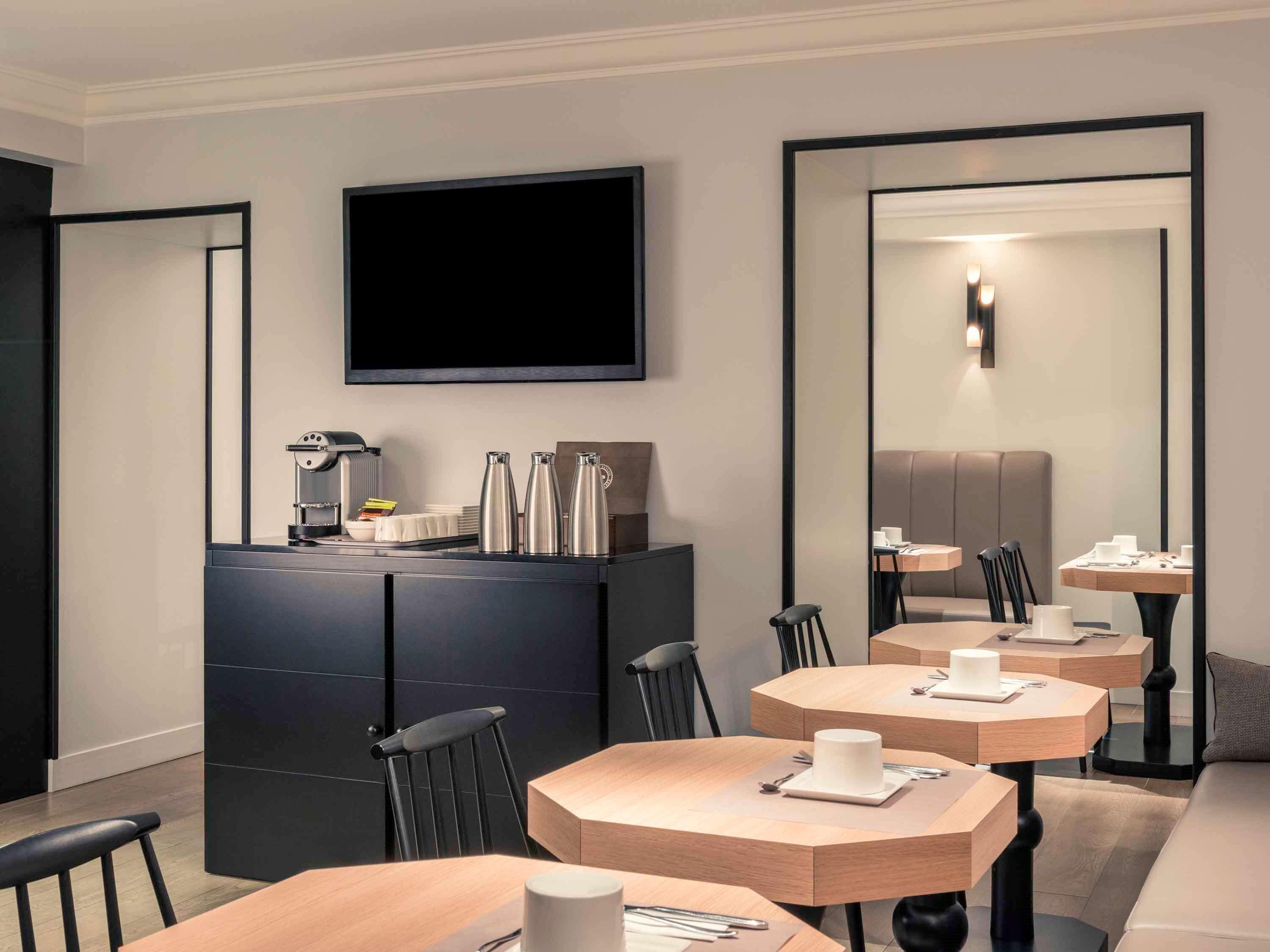 Mercure Paris Arc De Triomphe Wagram Exterior photo