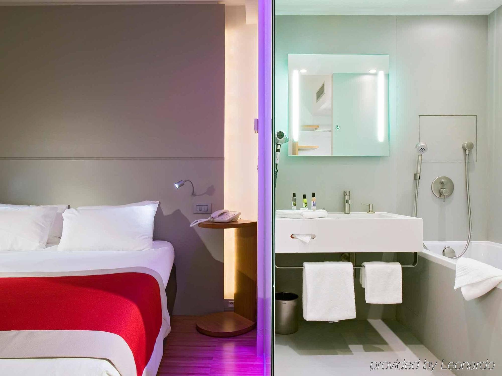 Mercure Paris Arc De Triomphe Wagram Exterior photo