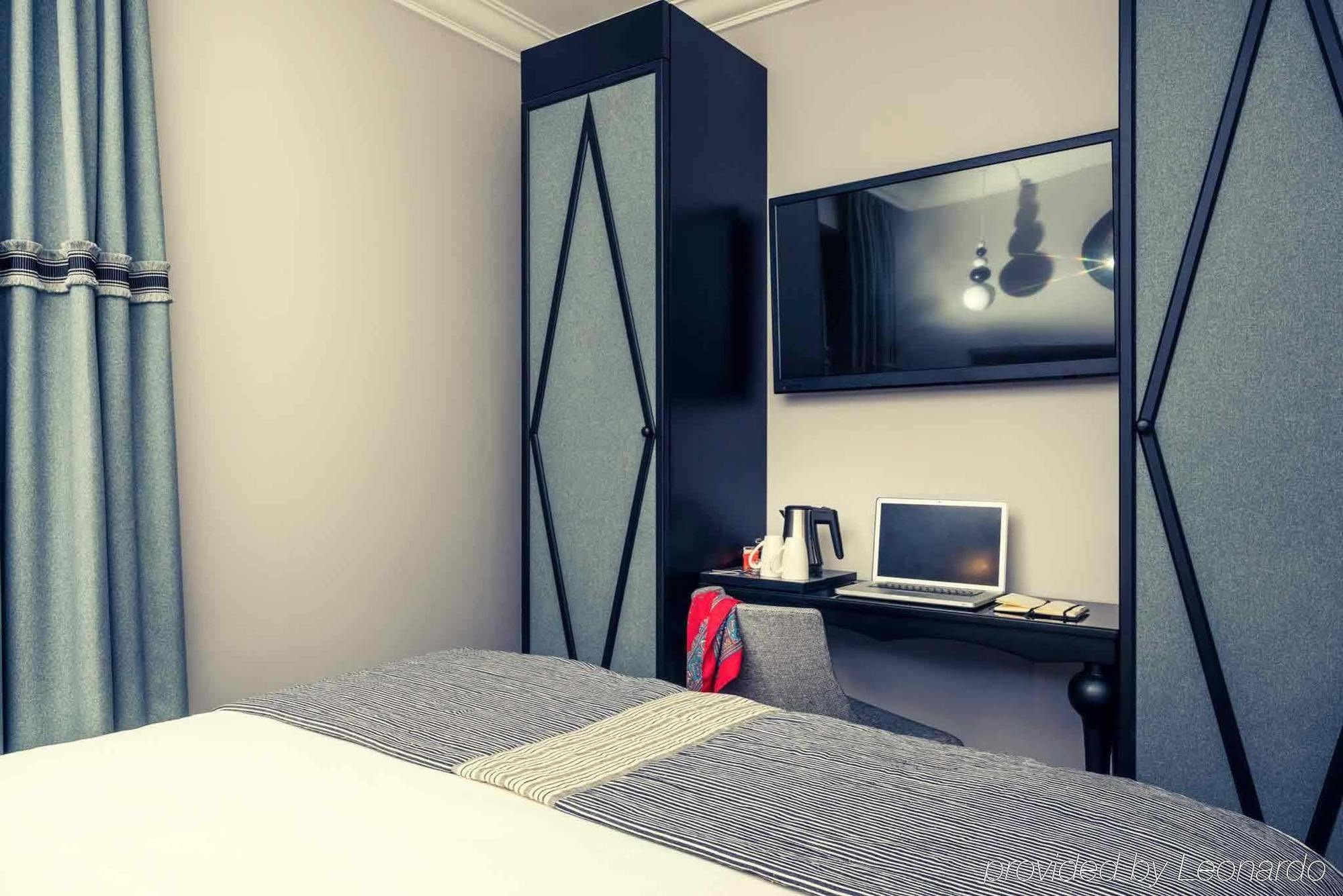 Mercure Paris Arc De Triomphe Wagram Exterior photo